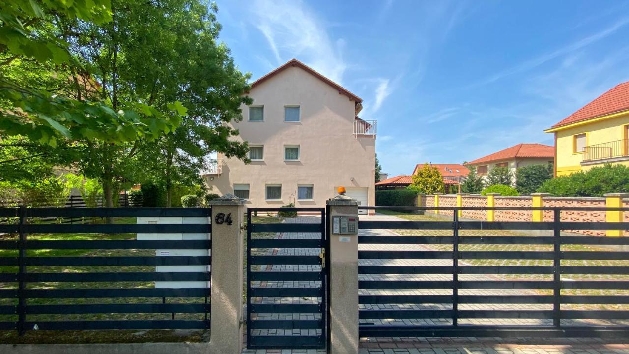 Aranypart Apartman Siófok Extérieur photo
